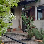 La Jolie Vue Et La Maison De La Tour- Cordes-sur-ciel * Les Cabannes