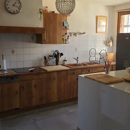 La Jolie Vue Et La Maison De La Tour- Cordes-sur-ciel *