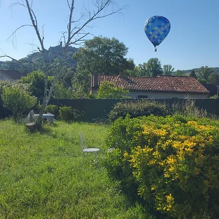 La Jolie Vue Et La Maison De La Tour- Cordes-sur-ciel Les Cabannes (Tarn)