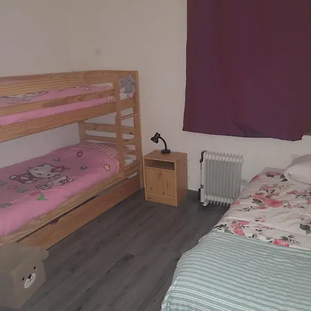 La Jolie Vue Et La Maison De La Tour- Cordes-sur-ciel * Les Cabannes (Tarn)