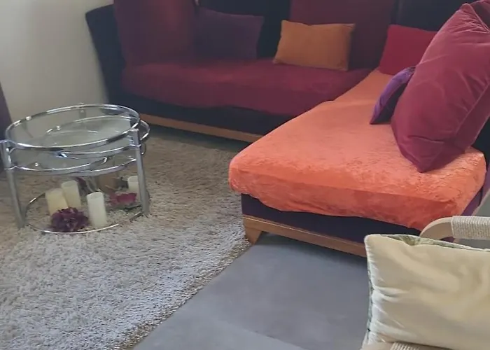 La Jolie Vue Et La Maison De La Tour- Cordes-sur-ciel