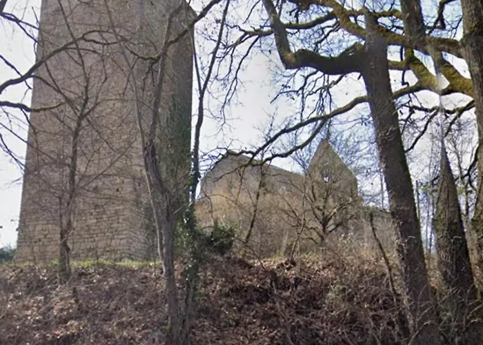 La Jolie Vue Et La Maison De La Tour- Cordes-sur-ciel * Les Cabannes (Tarn)