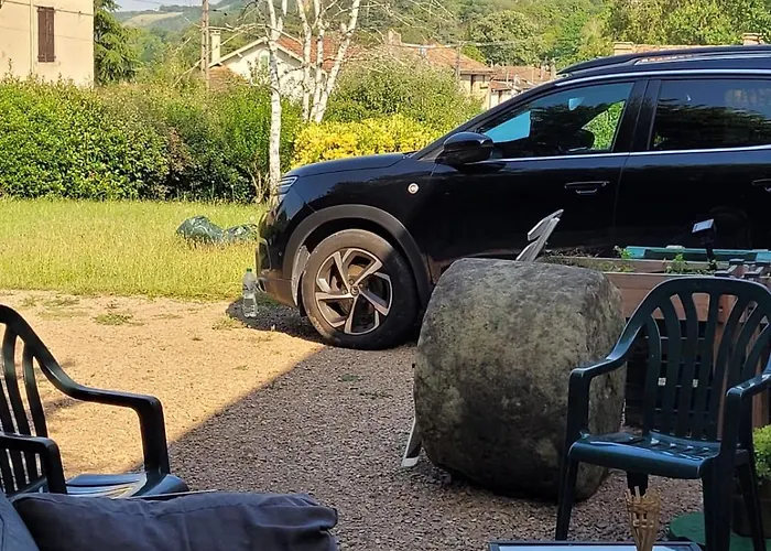 La Jolie Vue Et La Maison De La Tour- Cordes-sur-ciel * Les Cabannes (Tarn)