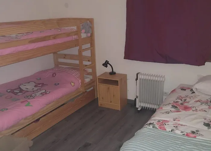 La Jolie Vue Et La Maison De La Tour- Cordes-sur-ciel * Les Cabannes (Tarn)